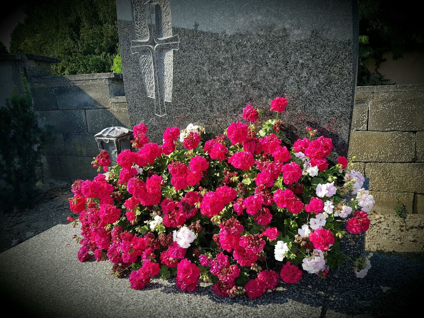 Grabpflege Gärtnerei Sommer