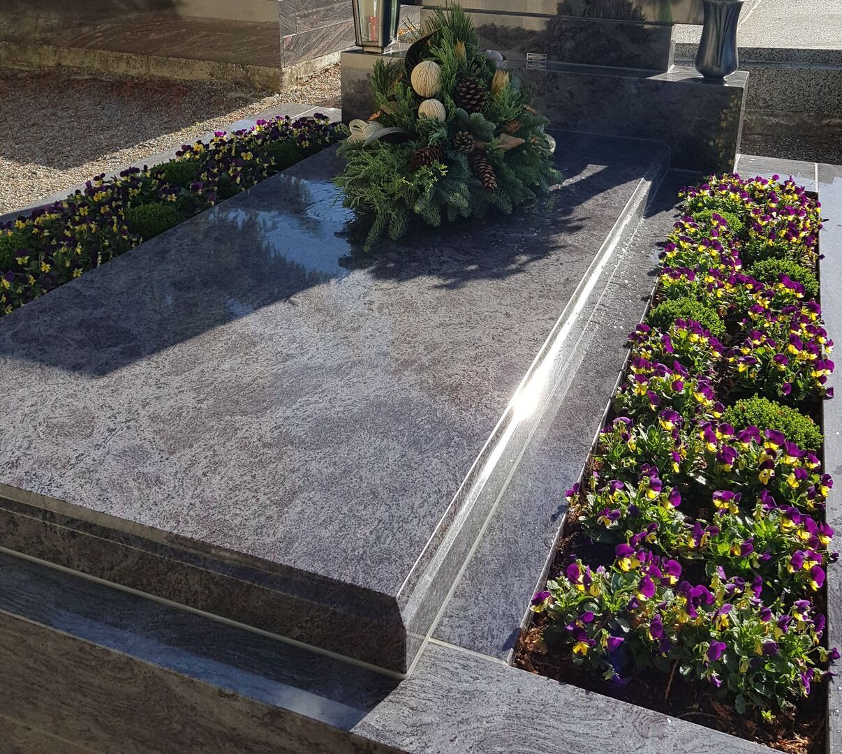 Grabpflege Gärtnerei Sommer